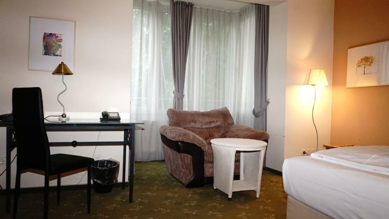 Single Room,813156825:JPEG